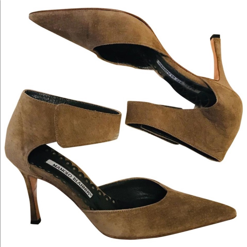 🤩 Manolo Blahnik Pointed Toe Heels